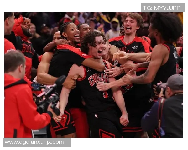 马刺对决76人激战正酣NBA赛场精彩瞬间回顾与分析 马刺对决76人激战正酣NBA赛场精彩瞬间回顾与分析