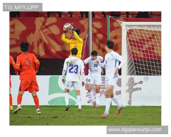 中国足球迎战乌兹别克斯坦力争胜利展现实力与风采